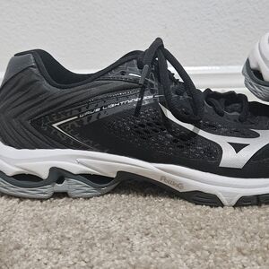 Mizuno Volleuball Shoes